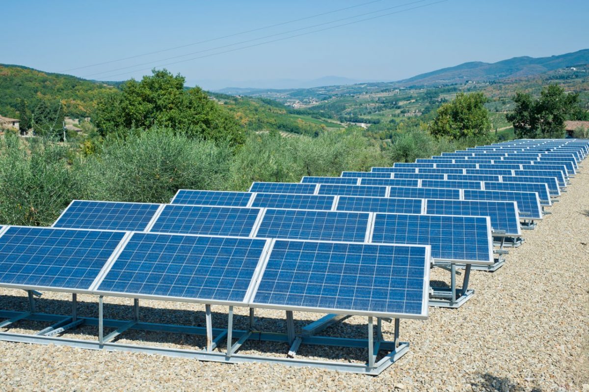 Orientation centrale photovoltaique au sol