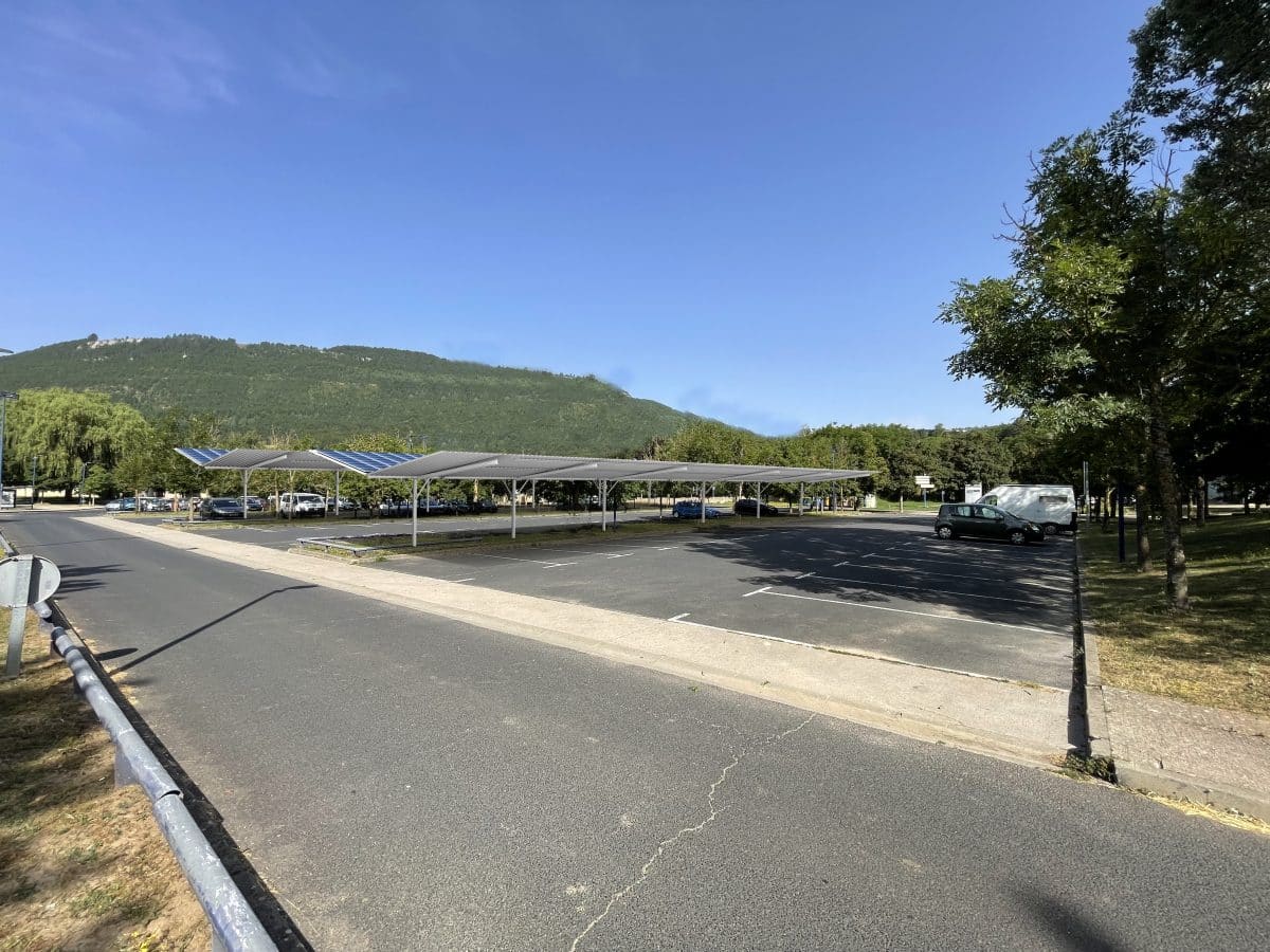 Permis de construire pour une ombrière photovoltaïque