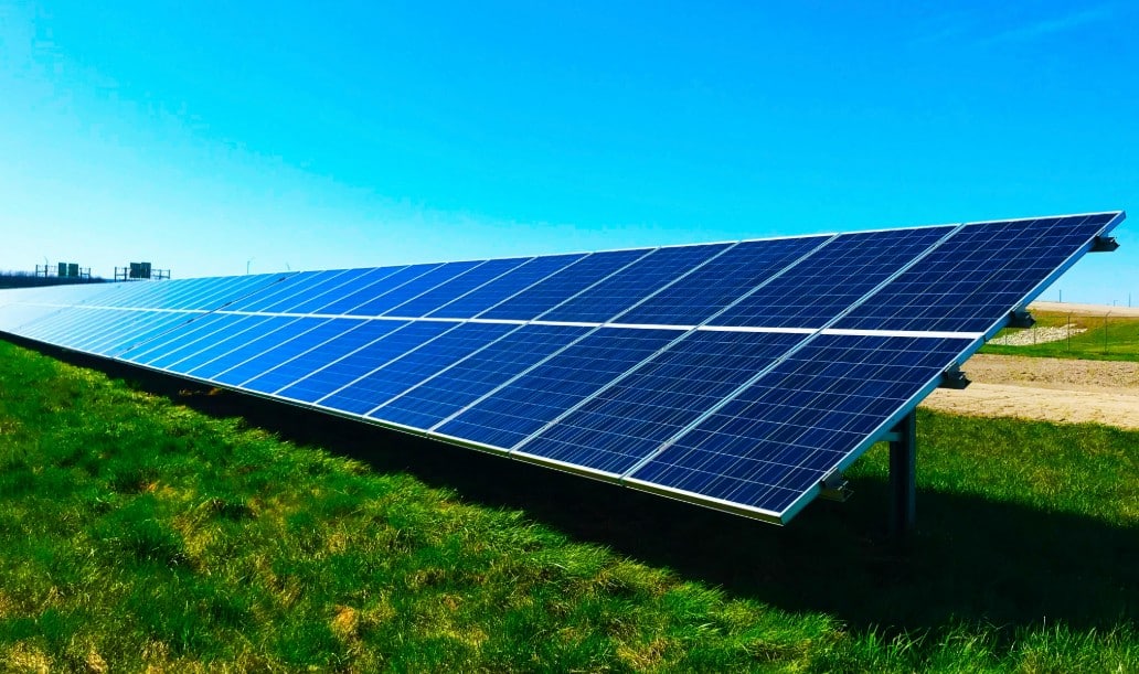 Tracker solaire vs structure fixe