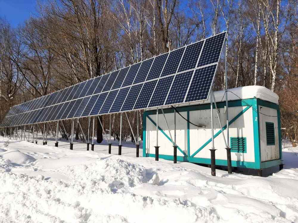 Stockage solaire en entreprise avec batterie de stockage et panneau photovoltaïque